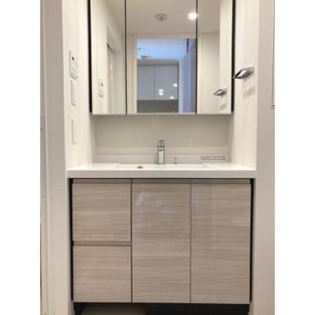 洗面設備　※写真は同タイプ住戸です。