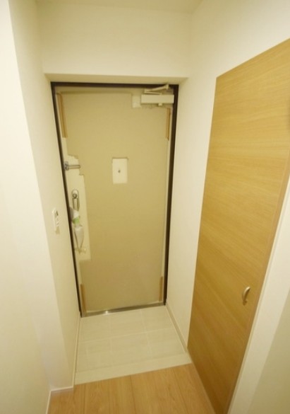 玄関　※別部屋参照写真