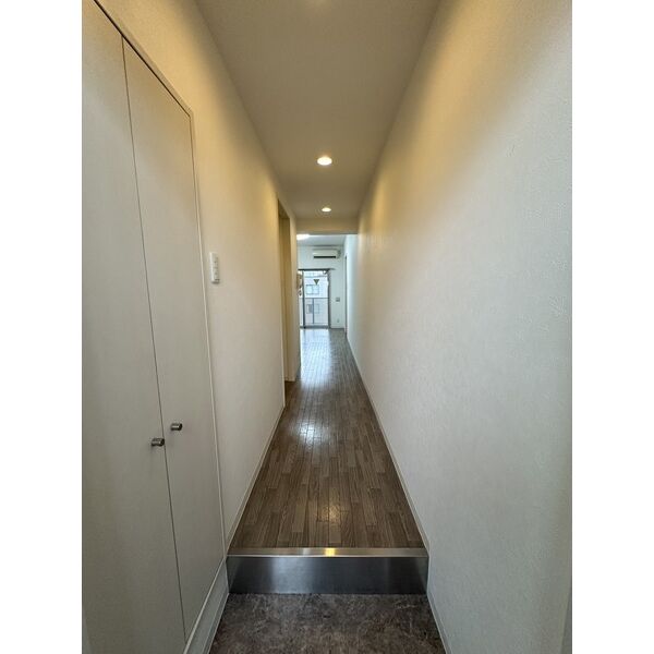 玄関　※同施工会社のイメージ写真※