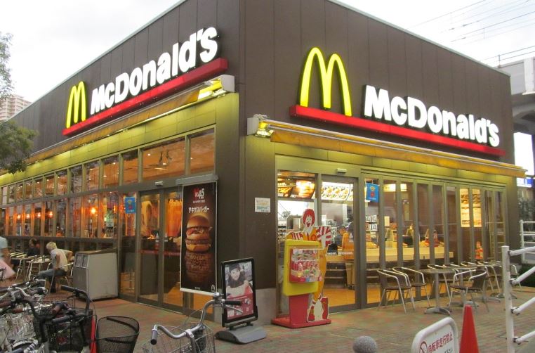 飲食店　マクドナルド 南千住駅店（飲食店）まで766m