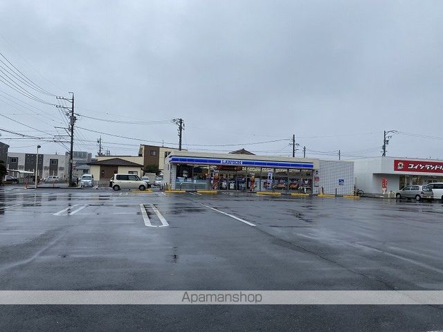 コンビニ　ローソン（コンビニ）まで107m