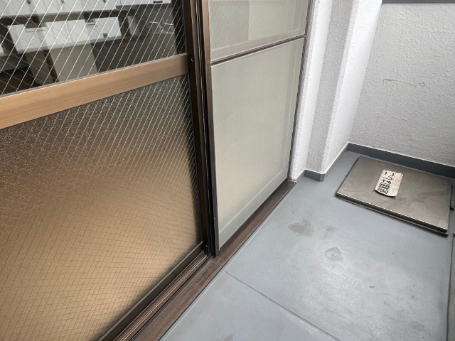 バルコニー　室内洗濯機置き場