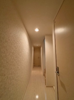 玄関　廊下は奥行きがあり広いですね