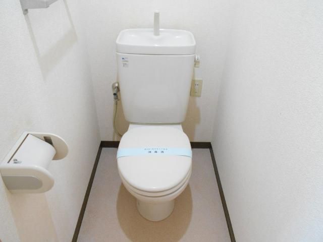 トイレ　※同タイプ別部屋参考写真
