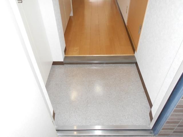 玄関　※同タイプ別部屋参考写真