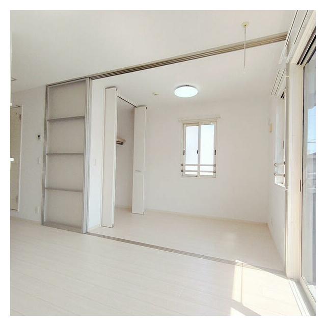 居室・リビング　開放感のあるゆったりとしたお部屋です♪