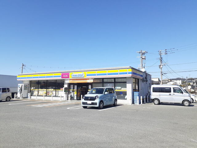 コンビニ　ミニストップ上須恵店（コンビニ）まで650m