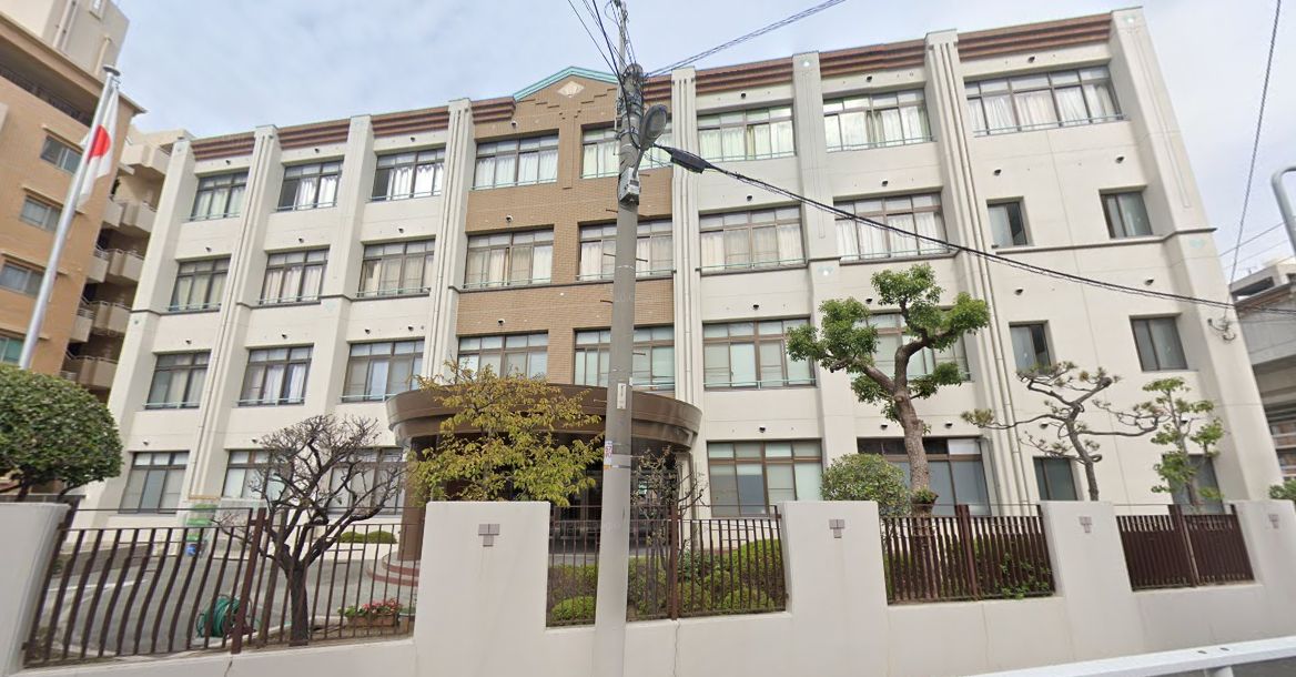 中学校　昭和中学校（中学校）まで1300m