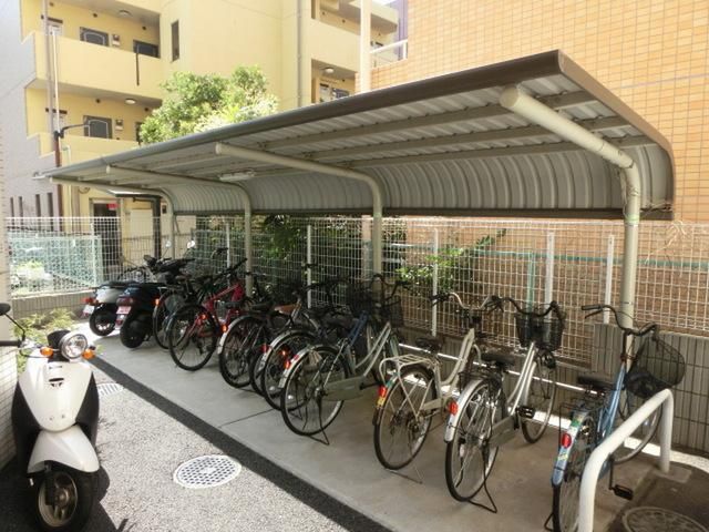 その他共有部分　屋根付き駐輪場です