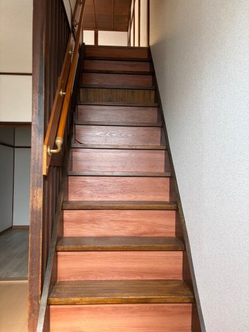その他設備　階段もしっかり補強