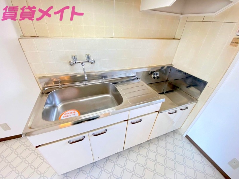 キッチン　同物件別室画像