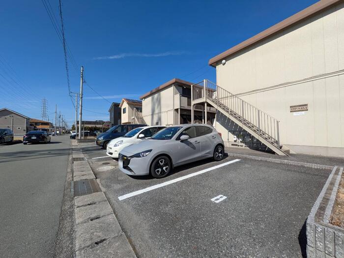 駐車場　同物件別室