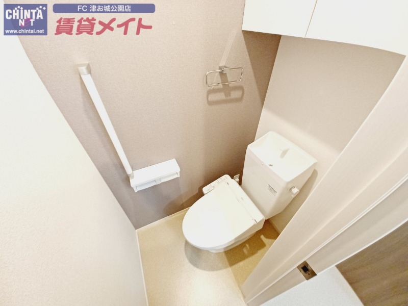 トイレ　同型参考写真