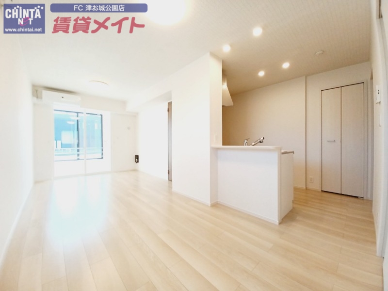 居室・リビング　同型参考写真