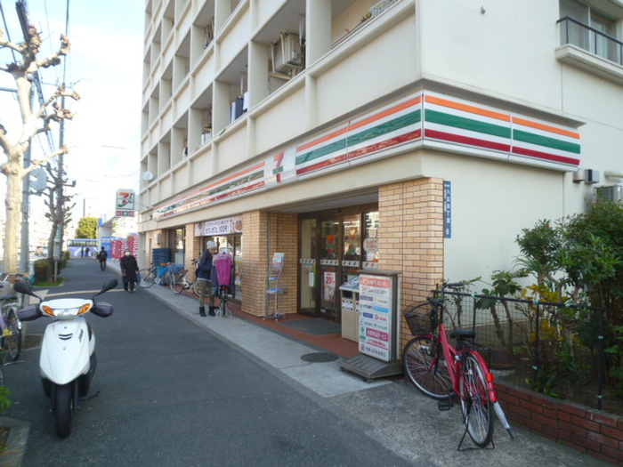 コンビニ　セブンイレブン（コンビニ）まで81m
