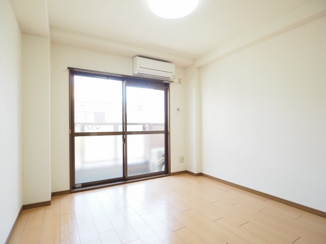 その他部屋・スペース　落ち着いて過ごせるお部屋なので、寝室にいかがでしょうか