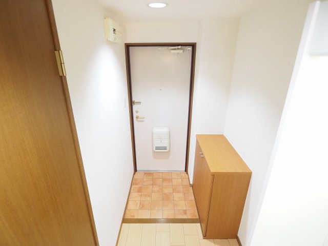 玄関　収納もある玄関です