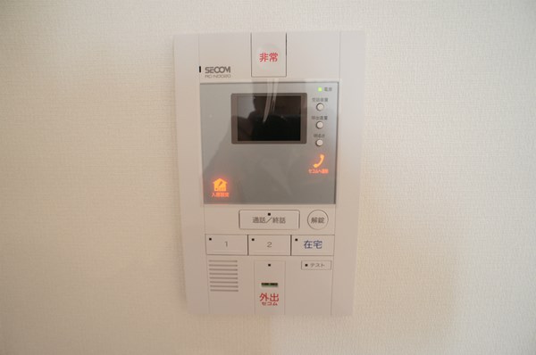 セキュリティ　突然の来客にも安心なモニター付インターホン