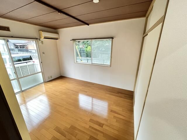 コーポダイドーの居間写真