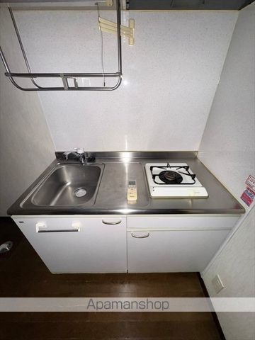 東京メトロ千代田線 北千住駅 徒歩13分 3階建 築27年のキッチン写真