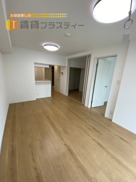 都営新宿線 篠崎駅 徒歩8分 6階建 築1年の居間写真