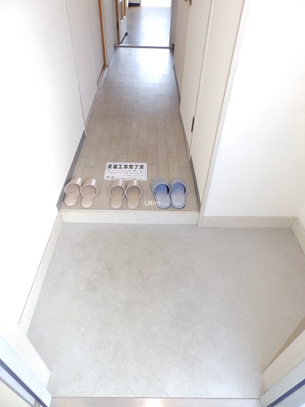 玄関　※別のお部屋です