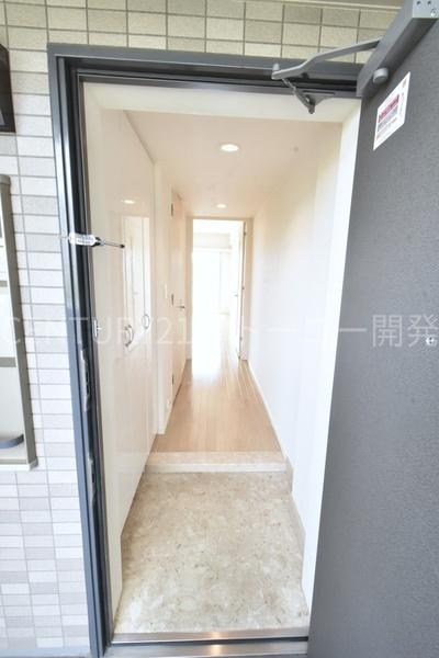 玄関　別部屋の参考写真です。現況有姿