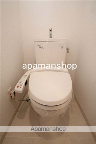 地下鉄谷町線 谷町六丁目駅 徒歩3分 12階建 築22年のトイレ写真