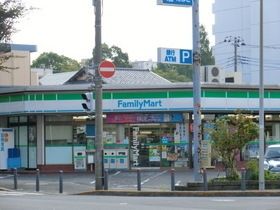 コンビニ　ファミリーマート（コンビニ）まで60m
