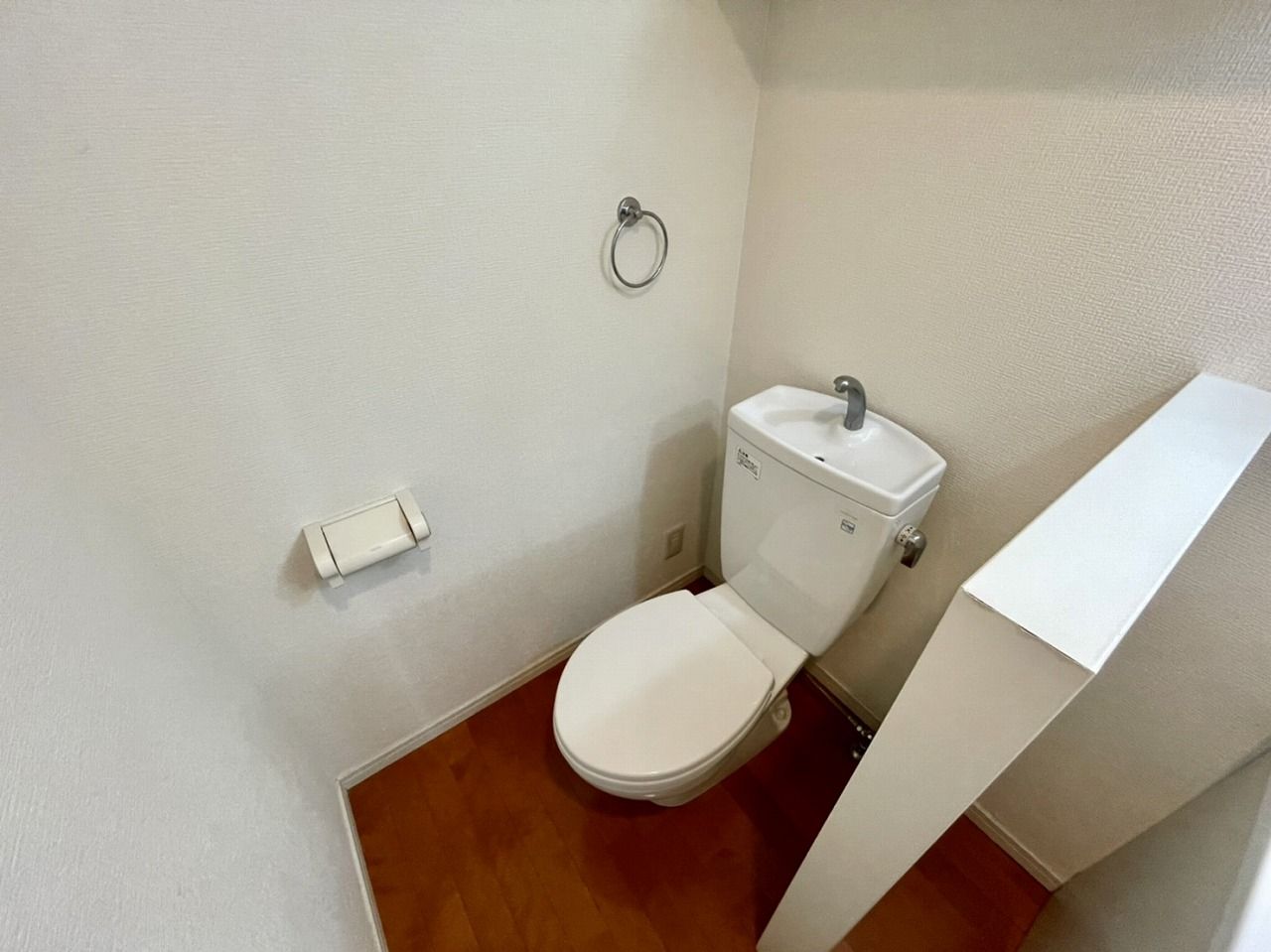 地下鉄箱崎線 呉服町駅 徒歩6分 10階建 築22年のトイレ写真