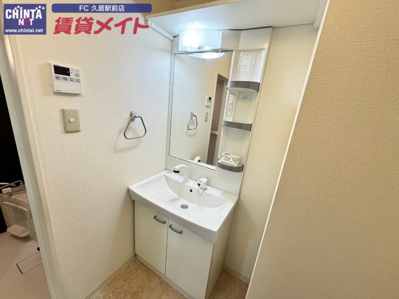 洗面設備　同型参考写真