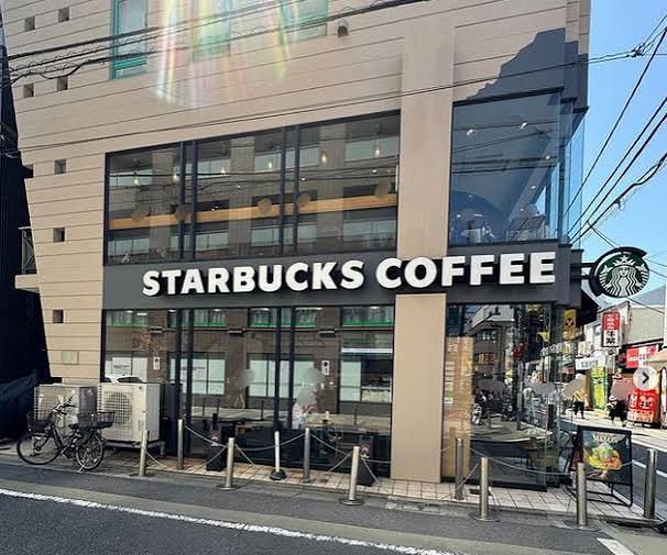 飲食店　スターバックスコーヒー学芸大駅前店（飲食店）まで867m