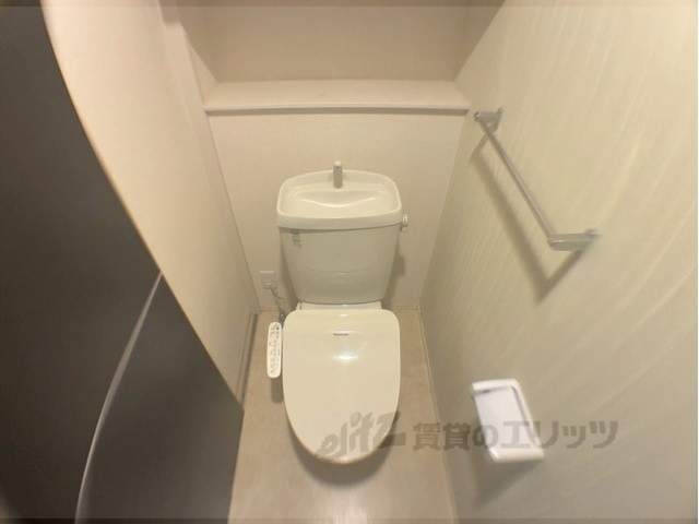 近鉄大阪線 二上駅 徒歩9分 2階建 築15年のトイレ写真
