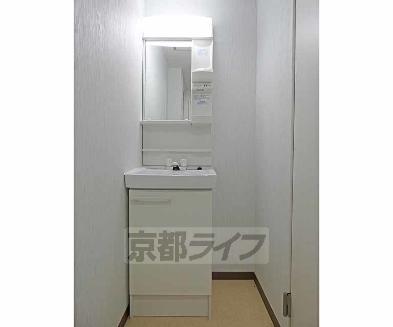 洗面設備　洗面台です