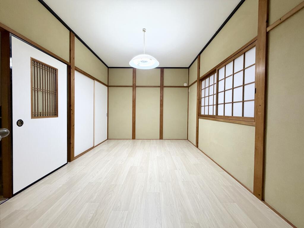 東鴻池1丁目 貸家の居間写真