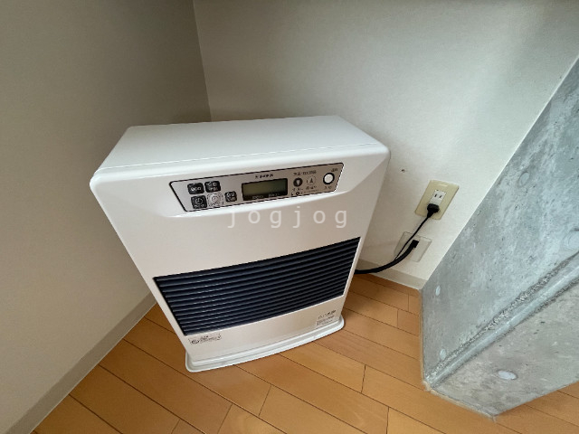 その他設備　灯油ＦＦ式ストーブ