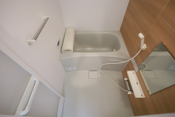 バス・シャワールーム　※別部屋の写真です