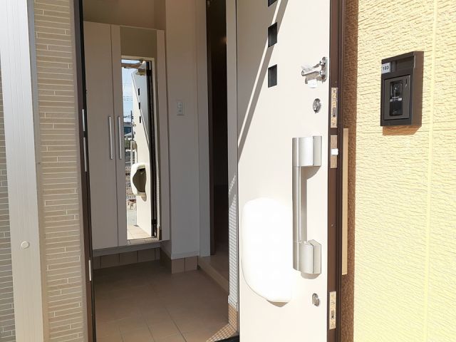 レオーネ・Kの玄関写真