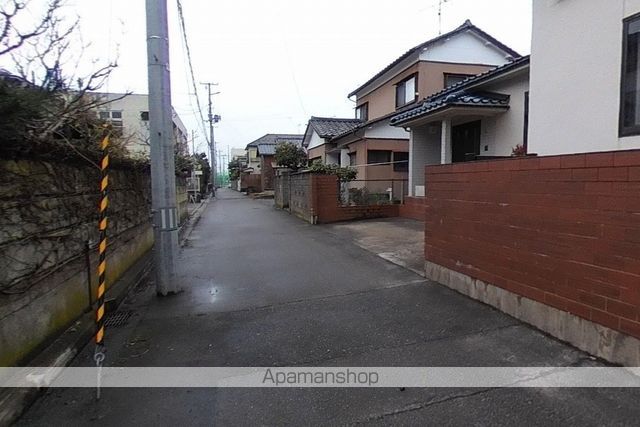 その他　前面道路（その他）まで0m