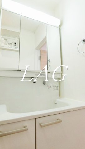 洗面設備　独立洗面台です。