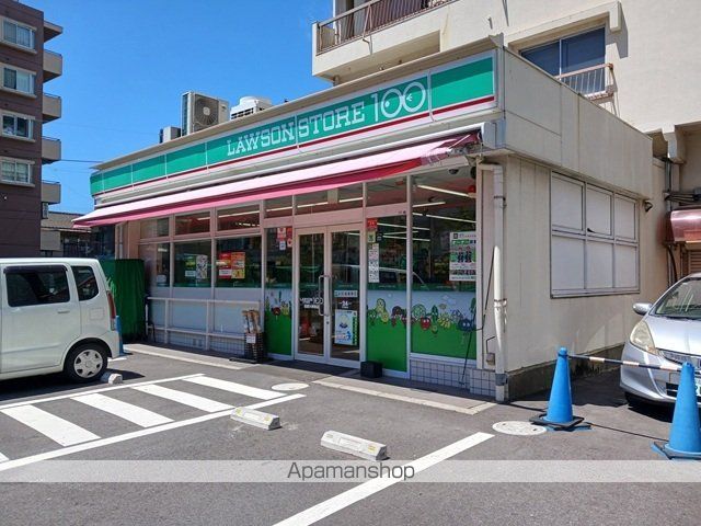 コンビニ　ローソンストア１００（コンビニ）まで270m