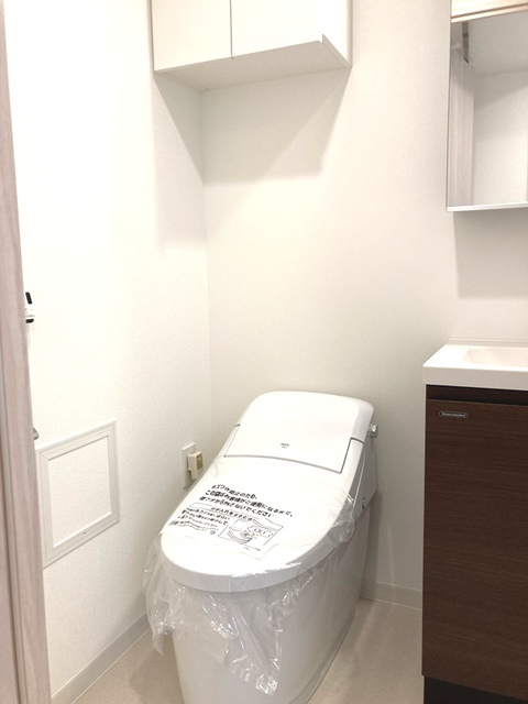 トイレ　※写真は同タイプ住戸です。