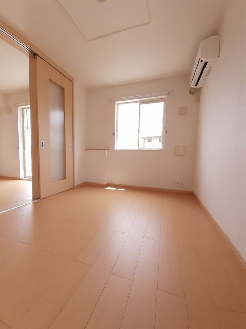 グレースヴィラIの居間写真