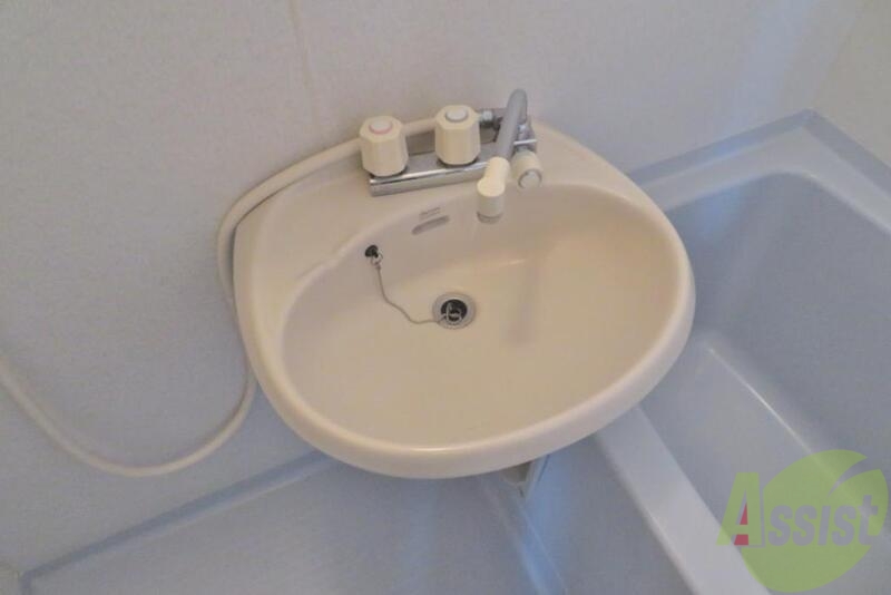 洗面設備　洗面はボウル型。意外とあると使いやすくなります。