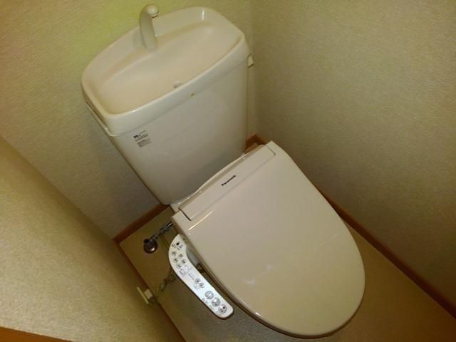 ＪＲ水戸線 結城駅 徒歩20分 2階建 築21年のトイレ写真