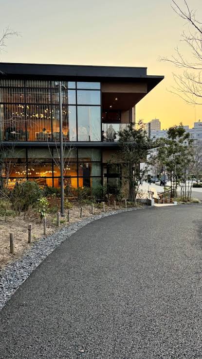 飲食店　スターバックス コーヒー 都立明治公園店（飲食店）まで50m