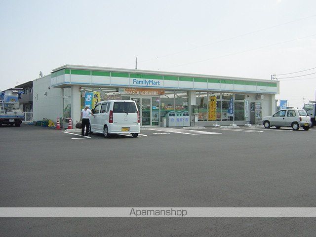 その他　ファミリーマート日野屋伊勢崎茂呂店（その他）まで712m