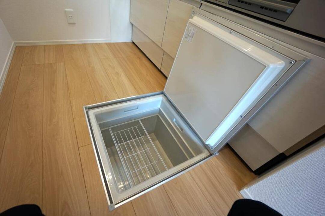 収納　床下収納
