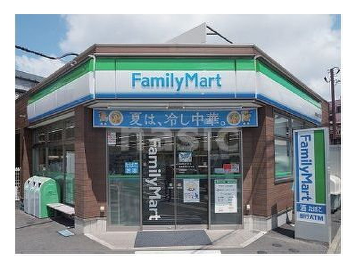 コンビニ　ファミリマート（コンビニ）まで350m