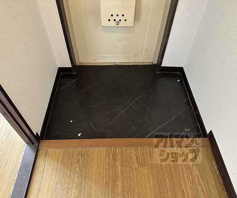 ニューシャトー長岡の玄関写真